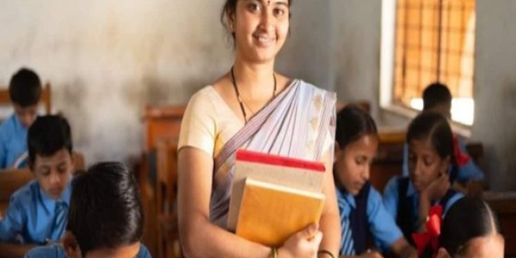 गुड न्यूज : उत्तराखंड में जल्द होगी 2100 बेसिक शिक्षकों की नियुक्तियां, गैर हाजिर चल रहे 234 डॉक्टरों की सेवाएं समाप्त