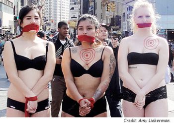 सेक्स स्कैंडल : दो महिलाओं सहित तीन पुरुष गिरफ्तार