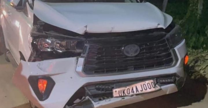 ब्रेकिंग : दिल्ली-देहरादून हाईवे पर पूर्व मुख्यमंत्री हरीश रावत की गाड़ी का एक्सीडेंट