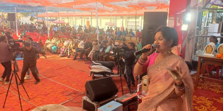 जखोली किसान मेला : टैक्सी यूनियन की हड़ताल के बावजूद पहुंची हजारों की भीड़, रोहित और संगीता की शानदार प्रस्तुतियां