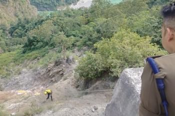 दुखद : तोता घाटी में भीषण सड़क हादसा, देहरादून के तीन युवकों की दर्दनाक मौत