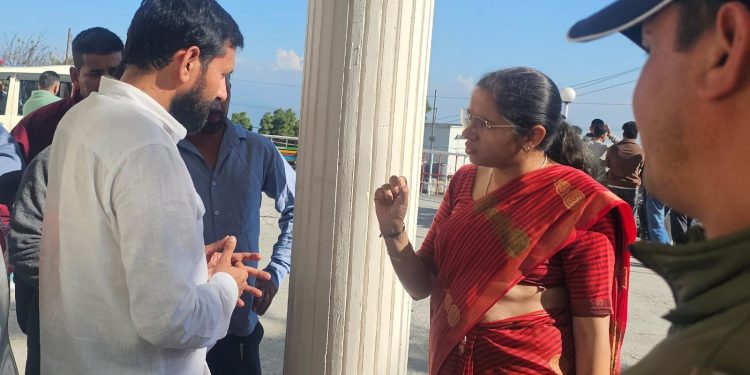 घनसाली की स्वास्थ्य समस्याओं को लेकर रीजनल पार्टी ने की डीएम और सीएमओ से मुलाकात