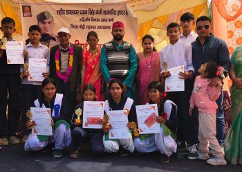 शहीद हवलदार ध्यान सिंह नेगी राजकीय इण्टर कॉलेज गड़िगांव में बच्चों को किया गया सम्मानित