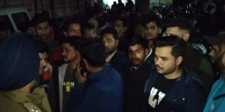 दुखद : यहां दर्दनाक हादसे में 25 वर्षीय युवक की दर्दनाक मौत, एक गंभीर घायल