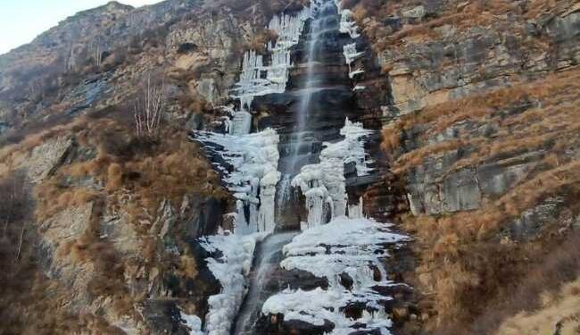 मौसम अपडेट : चमोली में कड़ाके की ठंड, इन जगहों पर -10 डिग्री टेंपरेचर, जम चुके झरने और तालाब