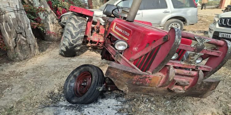 दुखद : ट्रैक्टर ने मारी बाइक को टक्कर, दो की मौत