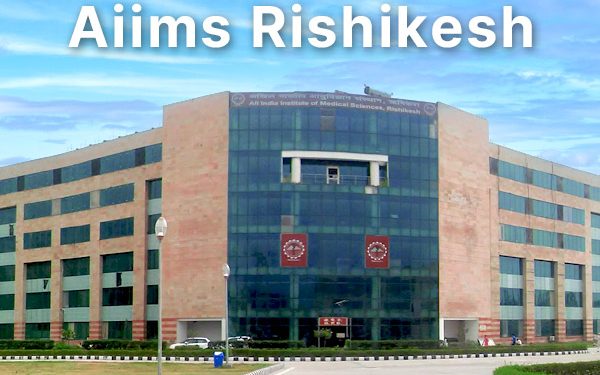 फिर सुर्खियों में एम्स : बेरोजगारों से 5 लाख रुपए लिए ,फिर भी नहीं दी नौकरी