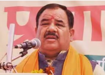 सियासत : शिक्षा मंत्री धन सिंह रावत पर गरजे हरक सिंह रावत, बोले चंदा लेने की आदत मंत्री बनने के बाद भी नहीं गई