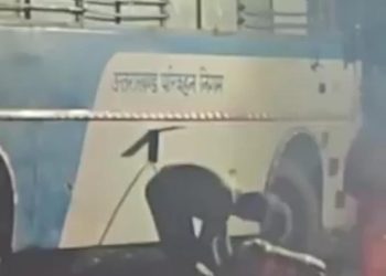 देखें वीडियो : डीजल चोरी का वीडियो वायरल, परिवहन सिस्टम पर नए सवाल खड़े