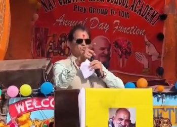 ऋषिकेश : मंच पर भिड़े विधायक प्रेमचंद अग्रवाल और जिला पंचायत सदस्या विनीता रतूड़ी