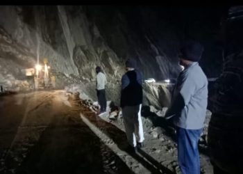 बड़ी खबर : यहां कड़ाके की ठंड के बावजूद देर रात पहुंचे जिलाधिकारी राष्ट्रीय राजमार्ग पर, जानिए कारण