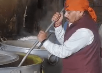 हरक सिंह रावत ने पोंटा साहिब गुरुद्वारा मे टेका माथा