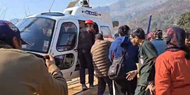 रूद्रप्रयाग : शिक्षक को विद्यालय मे पड़ा ब्रेन स्ट्रोक, एयर लिफ्ट कर पहुंचाया एम्स