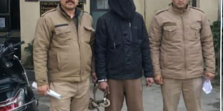 शर्मनाक : चलती कार में युवती के साथ किया दुष्कर्म, सड़क पर घूमता रहा वाहन