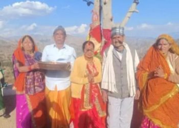 अजब-गजब : यहां धार्मिक रीति रिवाज से कराई गई पीपल और वट पेड़ों की शादी