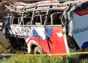 दुखद : यहां बारातियों से भरी बस खाई में गिरी, 13 की मौत 34 घायल