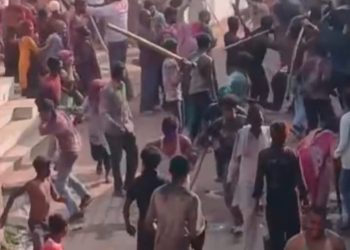 होली पर रंग लगाने को लेकर हुआ विवाद, जमकर चली लाठी डंडे