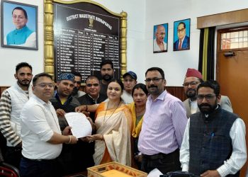 रूद्रप्रयाग : केदारघाटी श्रद्धालु सेवा समिति के पदाधिकारियों ने डीएम को ज्ञापन देकर की यह मांग