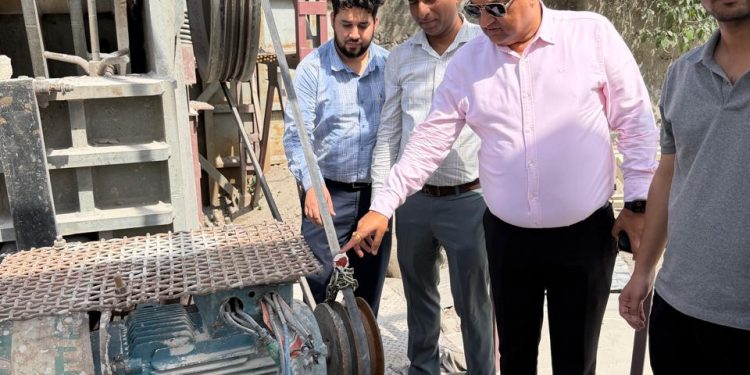 बड़ी : अवैध खनन भण्डारण के चलते 14 स्टोन क्रेशर सीज, 10 करोड़ से अधिक का जुर्माना