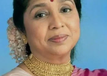 दुखद : नहीं रही गायिका आशा भोसले