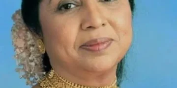 दुखद : नहीं रही गायिका आशा भोसले