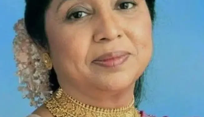 दुखद : नहीं रही गायिका आशा भोसले