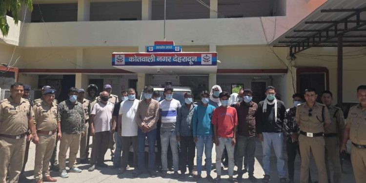 बड़ी खबर : हाईप्रोफाइल जुआ अड्डे पर छापा, 18 रसूखदार गिरफ्तार
