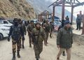 बद्रीनाथ : पुलिस, एटीएस और सेना का संयुक्त फ्लैग मार्च, माणा सीमा तक चलाया सघन चैकिंग अभियान