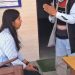 पौड़ी : युवती प्रधान का हाथ खींचना 75 वर्षीय बुजुर्ग को पड़ा मंहगा, युवा महिला प्रधान से बुजुर्ग मांगी ने माफी, समझिए मामला