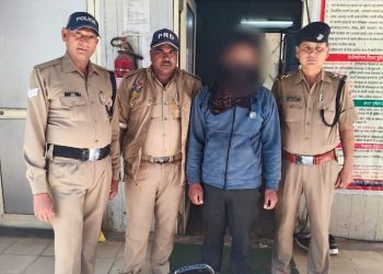 केदारनाथ : सोनप्रयाग में नेपाली के कब्जे से बरामद की गई अवैध शराब