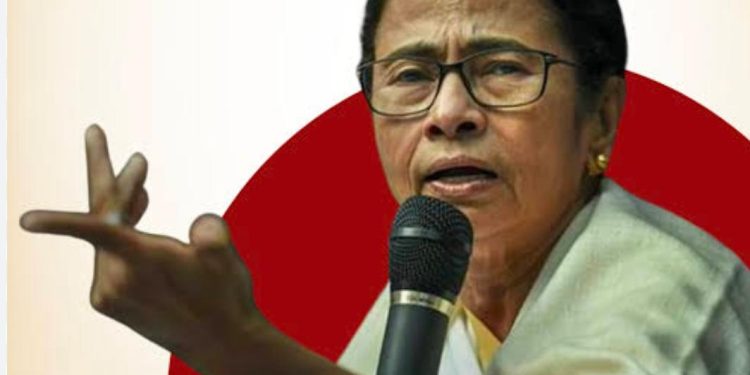 पश्चिम बंगाल : दीदी है कि मानती नहीं, बोली मैं इस्तीफा नहीं दूंगी