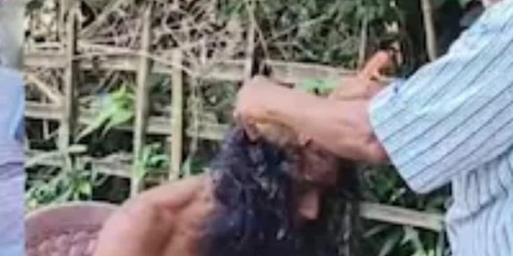 पश्चिम बंगाल चुनाव : 15 साल बाद कराया मुंडन, प्रण था कि जब तक ममता बनर्जी सरकार नहीं जाएगी तब तक नहीं कटवाऊंगा बाल