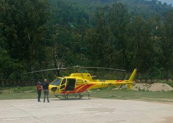 ब्रेकिंग : केदारनाथ जा रहे दो हेलीकॉप्टरों की रुद्रप्रयाग में इमरजेंसी लैंडिंग