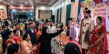 अजब प्रेम की गजब कहानी : प्रेम की चुपके से शादी करने पर प्रेमिका ने काटा हंगामा, वापस लौटी बारात
