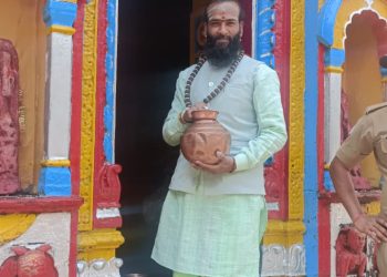 केदारनाथ :गुप्तकाशी में स्थित विश्वनाथ मंदिर के पुजारी ईश्वरलिंग की नियुक्ति पर रावल की आपत्ति