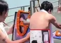देखें वीडियो : फोटो पर थूककर जिंदा पत्नी का कर दिया पिंडदान, सोशल मीडिया में रील्स बनाने से पति था परेशान