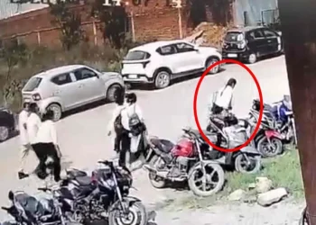 देखें वीडियो : मदरसन कंपनी में कार्यरत महिला कर्मचारी की अचानक संदिग्ध मौत