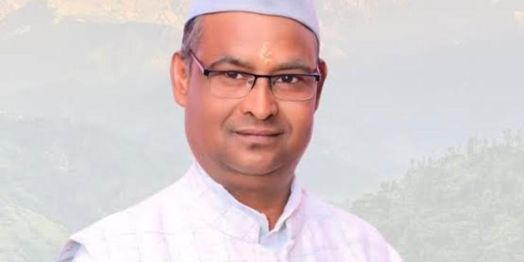 ब्रेकिंग ऋषिकेश : दिनेश चंद्र ‘मास्टर जी’ यूकेडी में शामिल