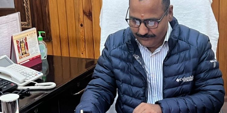 ओवर रेटिंग : डीएम की बड़ी कार्रवाई, शराब ठेके पर 1 लाख रुपए का जुर्माना