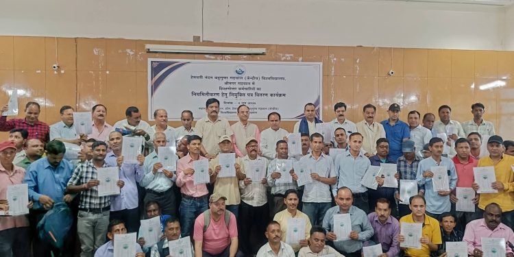 गुड न्यूज  : गढ़वाल विवि में 97 एमटीएस कर्मचारियों को मिली स्थायी नियुक्ति