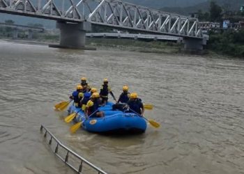 ब्रेकिंग : श्रीनगर से लापता किशोरी के कमरे से मिला सुसाइड नोट, अलकनंदा में सर्च अभियान तेज