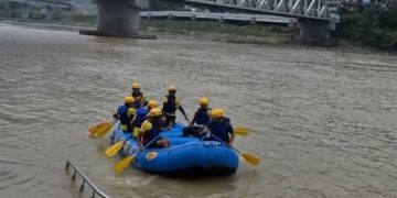 ब्रेकिंग : श्रीनगर से लापता किशोरी के कमरे से मिला सुसाइड नोट, अलकनंदा में सर्च अभियान तेज