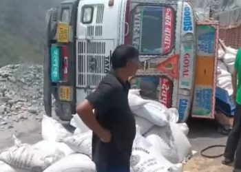 दुखद : ट्रक की चपेट में आने से डेढ़ साल की मासूम की दर्दनाक मौत