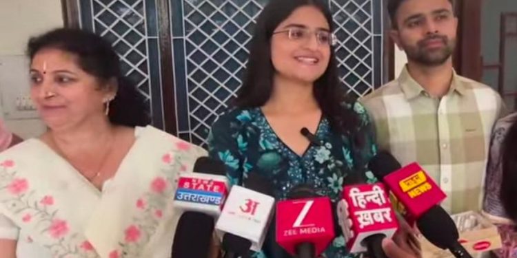 सराहनीय : टिफिन पहुंचाने वाली मीनाक्षी बनीं एसडीएम, संघर्ष और मेहनत की मिसाल