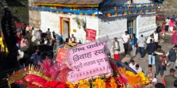 गजब : 20 हजार श्रद्धालु, 60 शादियां, फिर भी 15 साल से बेहाल त्रियुगीनारायण में न सड़क, न शौचालय, सरकार मौन