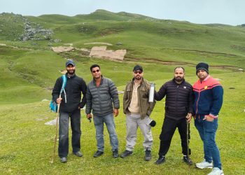 पर्यटन : खूबसूरत पंवाली कांठा बुग्याल उन लोगों के लिए है, जो हिमालय को देखना नहीं महसूस करना चाहते हैं
