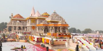 अयोध्या : राम मंदिर में चढ़ाई गई 1KG सोने की दुर्लभ रामायण भी लापता? पूर्व गृह सचिव ने उठाए सवाल
