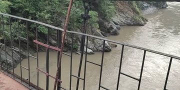 रुद्रप्रयाग : रामपुर पुल से बुजुर्ग आदमी ने लगाई नदी में छलांग, लापता 