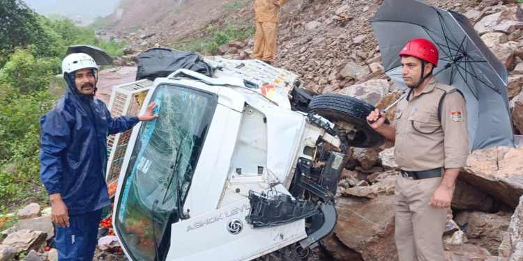ब्रेकिंग: सतपुली पर एक्सीडेंट