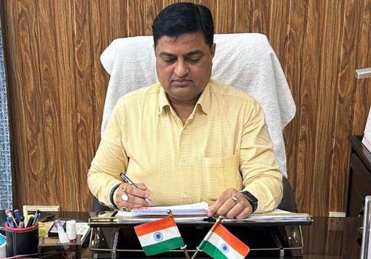 ब्रेकिंग : लक्सर में खनन माफियाओं पर ताबड़तोड़ कार्रवाई, निदेशक ने 5 भण्डारण एक झटके में किए निरस्त